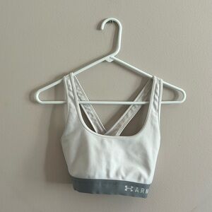 White under armour sports bra
